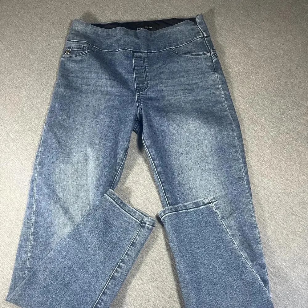 Ivanka Trump Light Blue Denim Woman’s Size 8 skinny elastic waist casual jesns - Picture 5 of 8